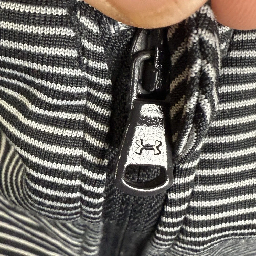 Under Armour Tech 1/2 Zip Stripe Long Sleeve Shirt 1328945 Black White‎ Men's XL